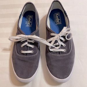 Womens size 8 Keds